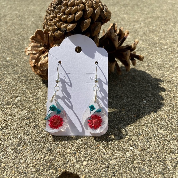 Handmade resin earrings - Picture 2 of 4